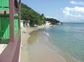 Lemontree Oceanfront Cottages 린콘