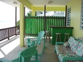 Lemontree Oceanfront Cottages 린콘 2*,