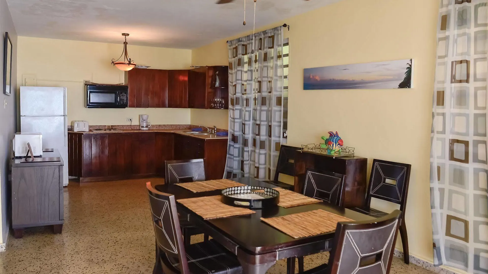 Lemontree Oceanfront Cottages 린콘 호텔