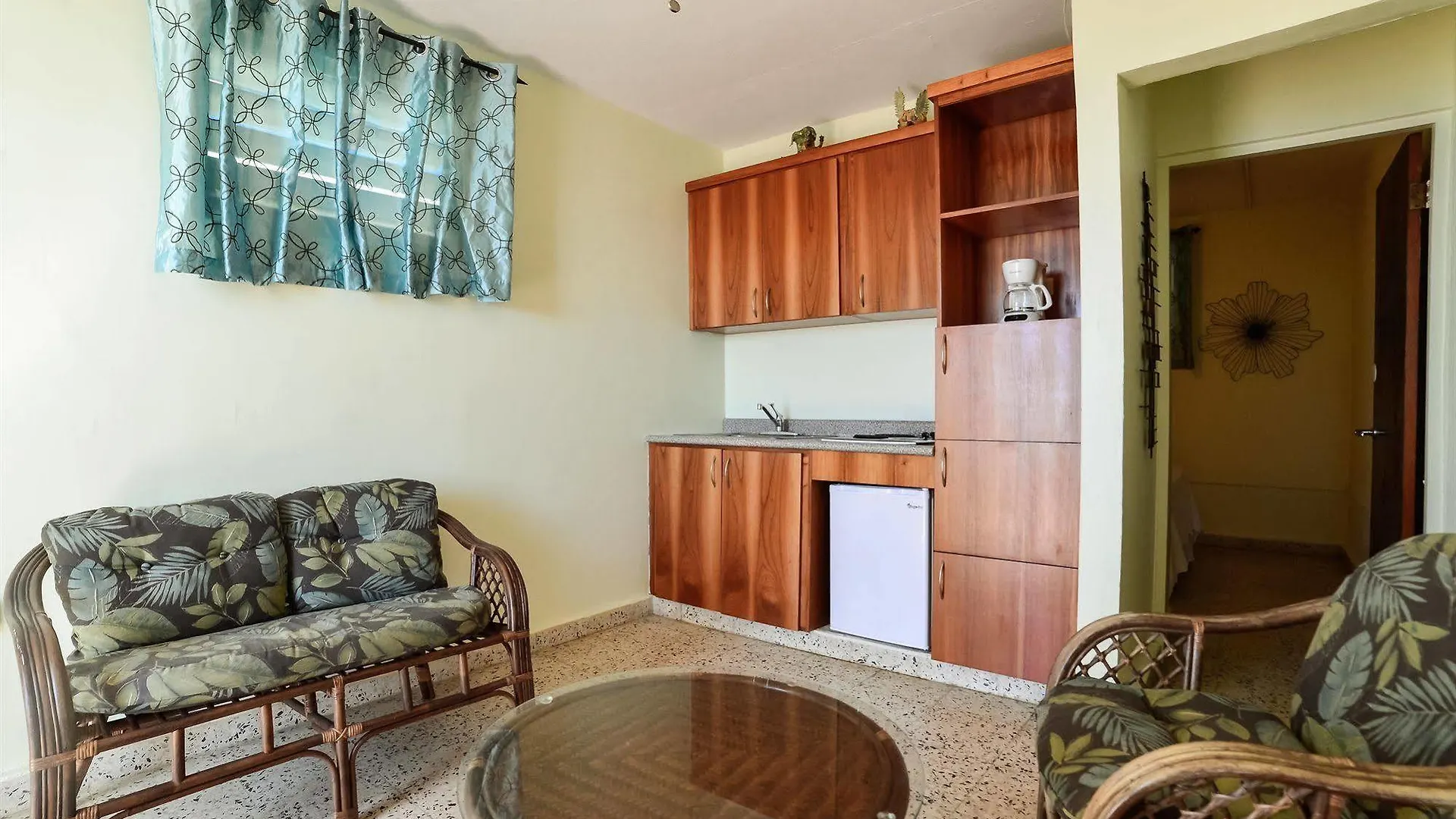 Lemontree Oceanfront Cottages 린콘